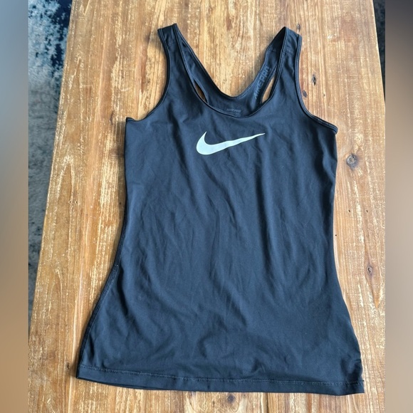 Nike Pro Dri fit tank - Picture 3 of 5